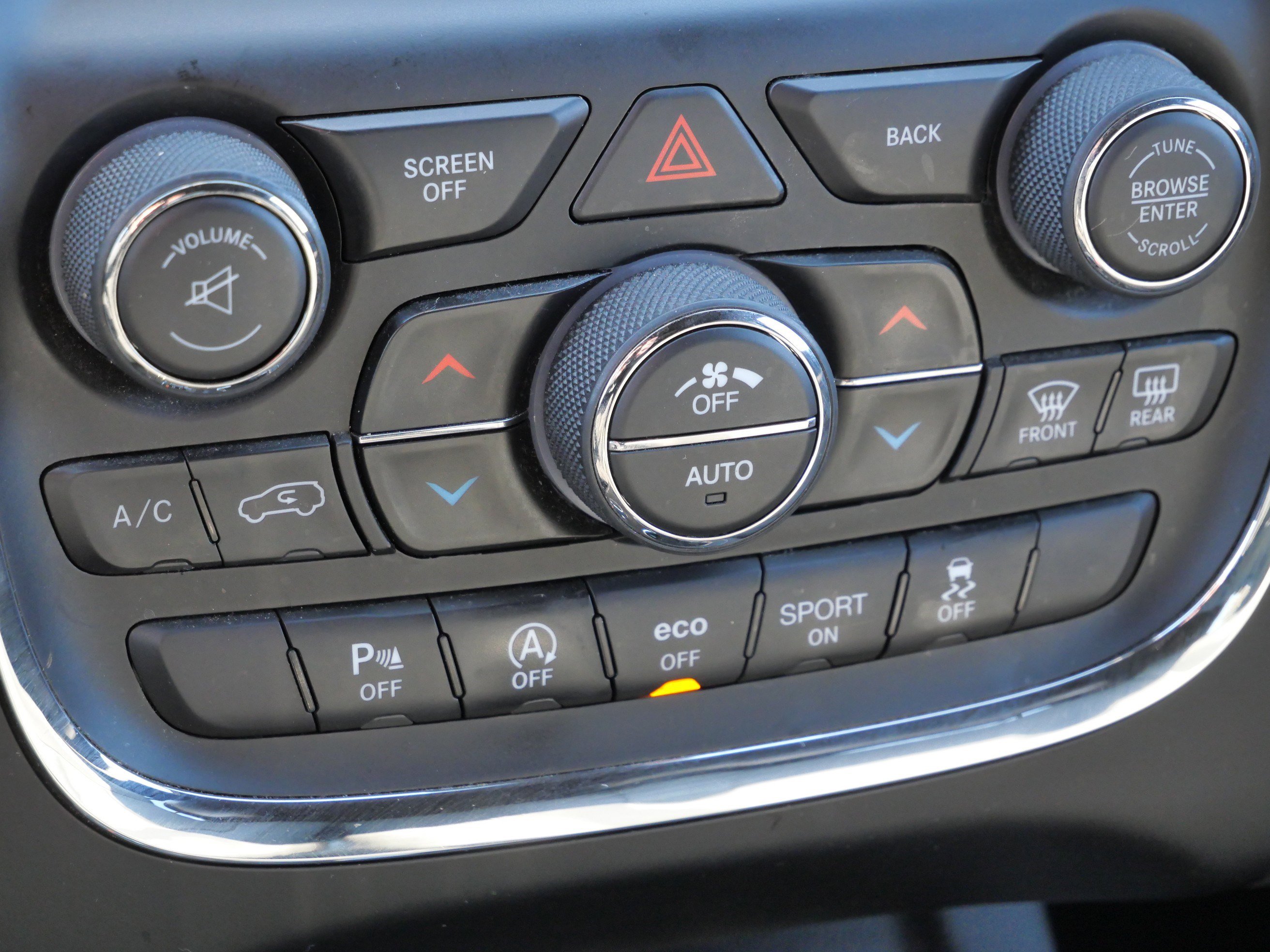 Used 2016 Dodge Durango Limited w/ Nav & Power Liftgate Group image 24