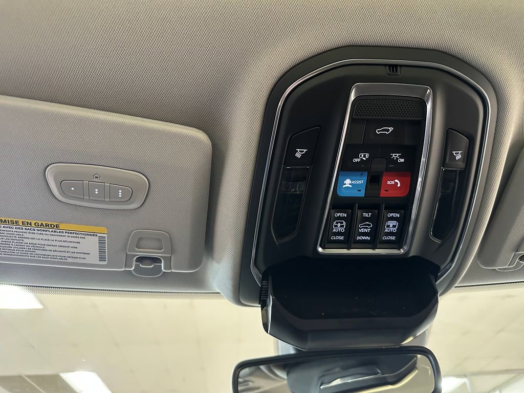 Certified 2023 Jeep Grand Cherokee Limited w/ Trailer Tow Prep Group (B) image 36