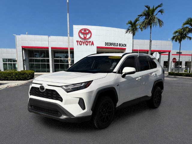 Used 2023 Toyota RAV4 XLE FWD image 3