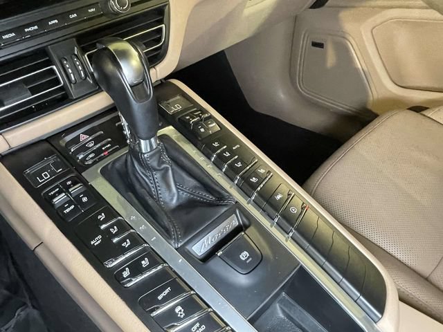 Certified 2020 Porsche Macan AWD/4WD image 37