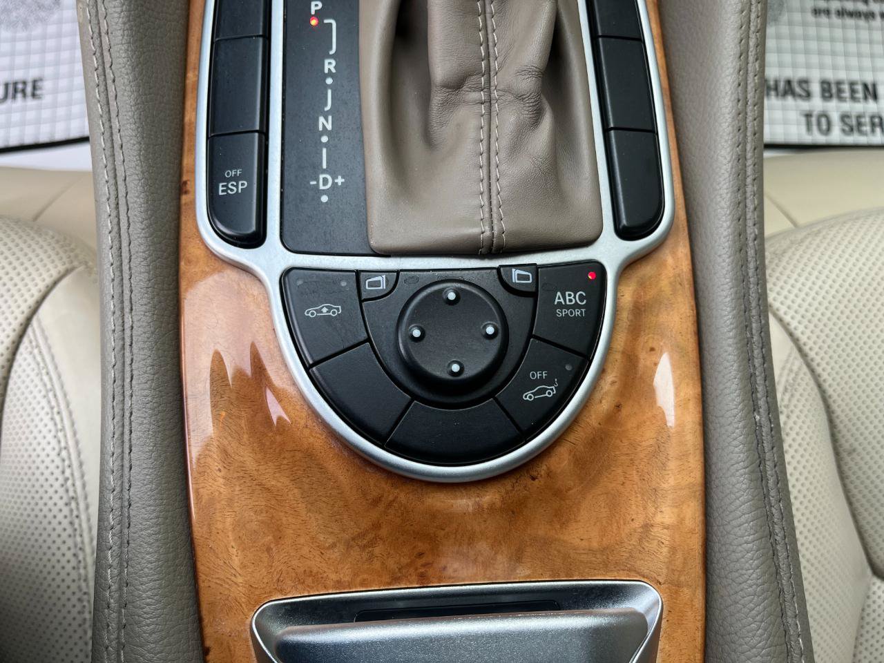 Used 2009 Mercedes-Benz SL 550 image 24