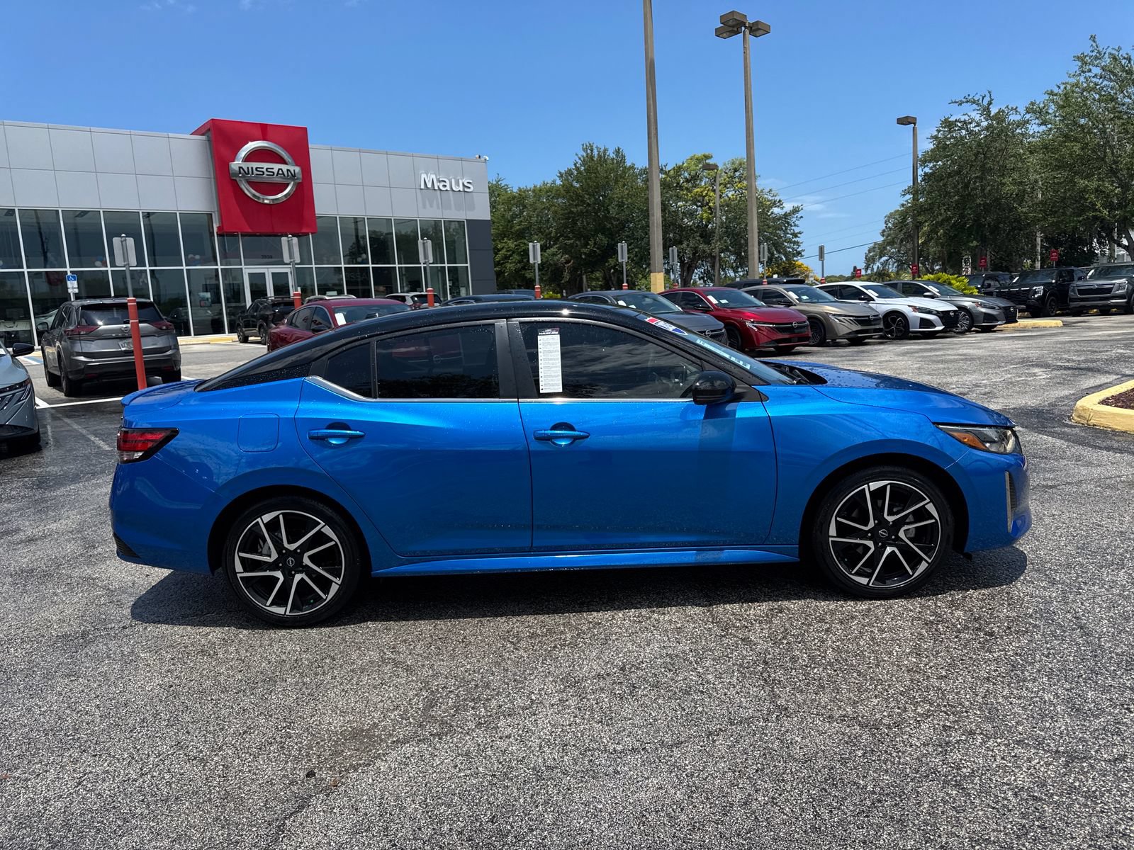 Certified 2025 Nissan Sentra SR FWD image 8