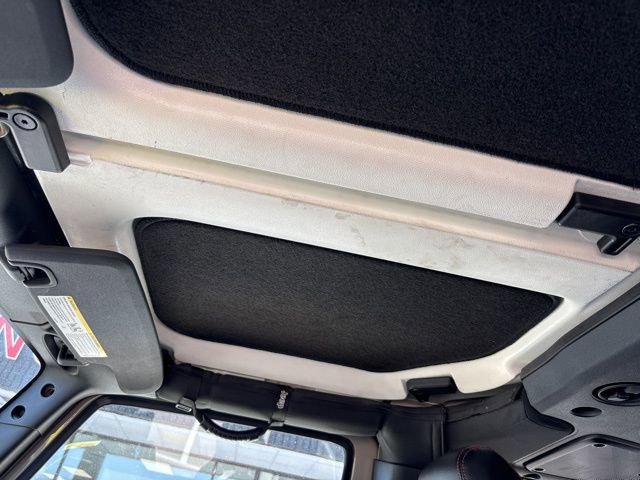 Used 2017 Jeep Wrangler Unlimited Rubicon w/ Quick Order Package 24Z Recon image 23