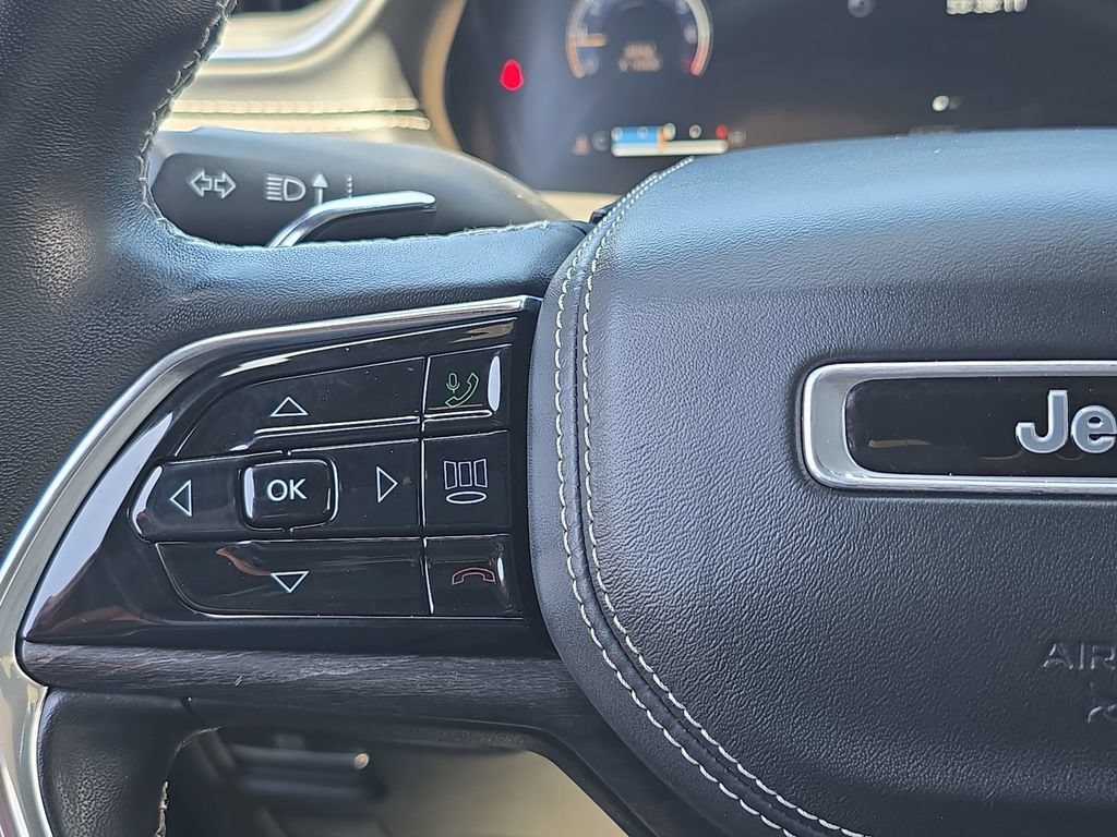 Used 2022 Jeep Grand Cherokee L Overland w/ Luxury Tech Group IV RWD image 21
