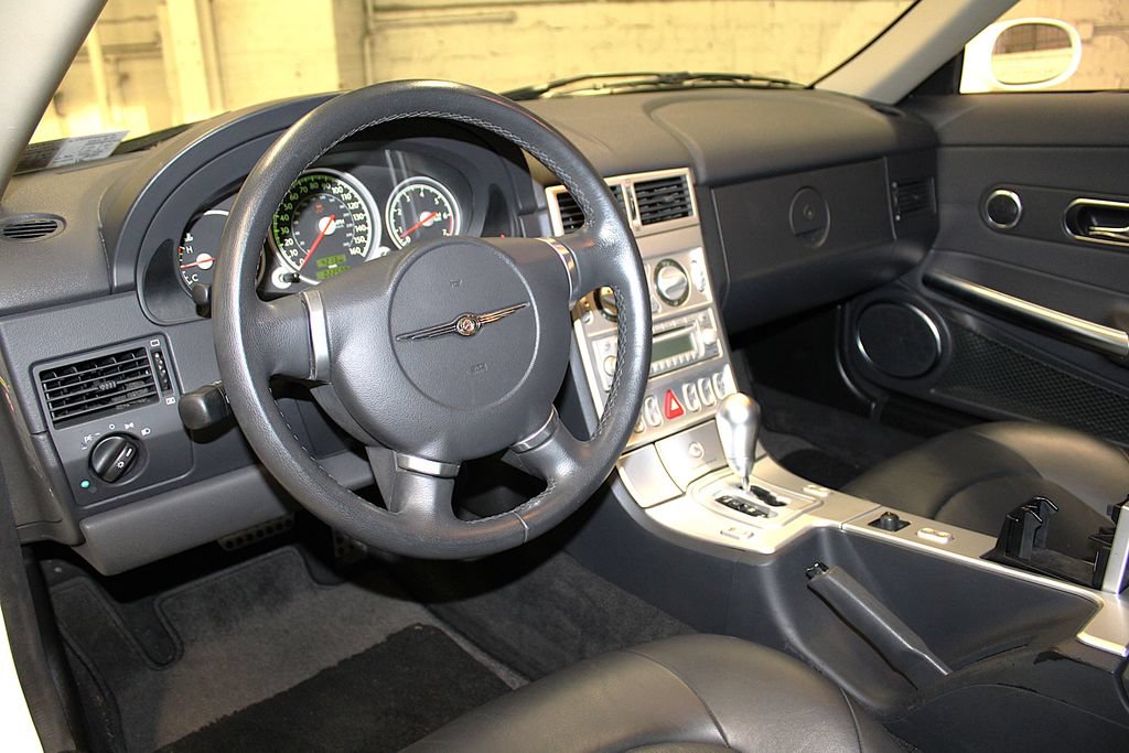 Used 2005 Chrysler Crossfire Limited RWD image 11