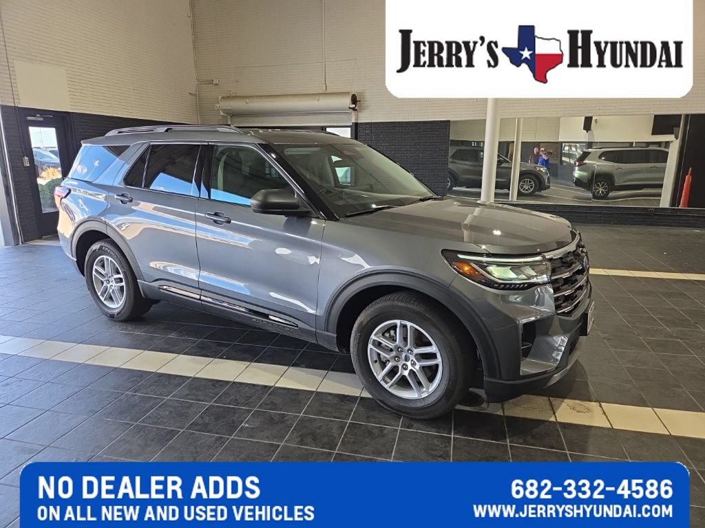 Used 2026 Ford Explorer Active w/ Active Comfort Package RWD image 2