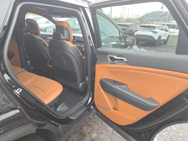 New 2026 Kia Sportage X-Line w/ X-Line Technology Package AWD/4WD image 17