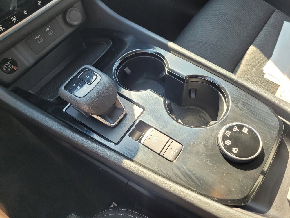 Used 2024 Nissan Rogue SV image 26