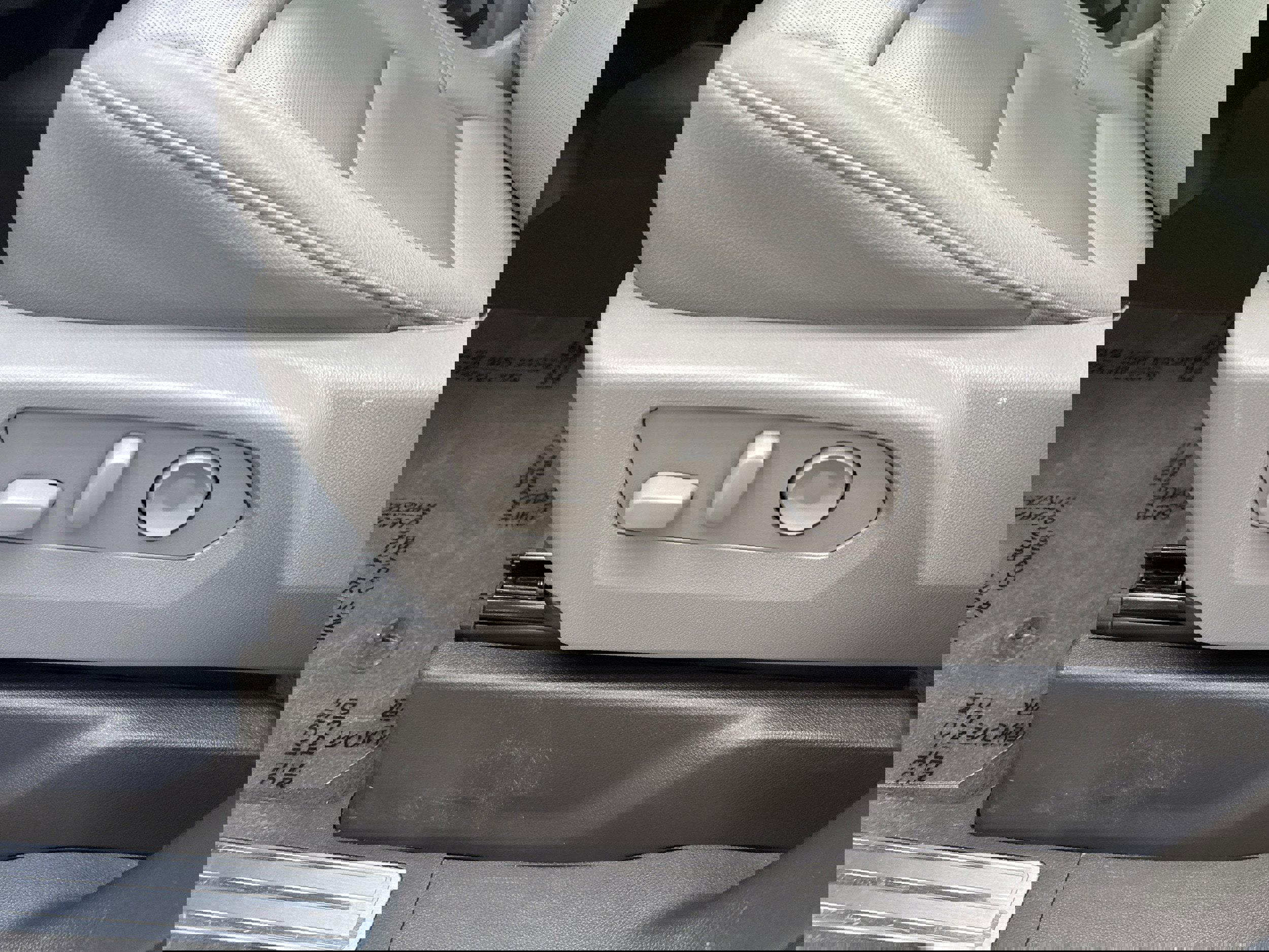 Used 2025 GMC Sierra 1500 SLT image 6