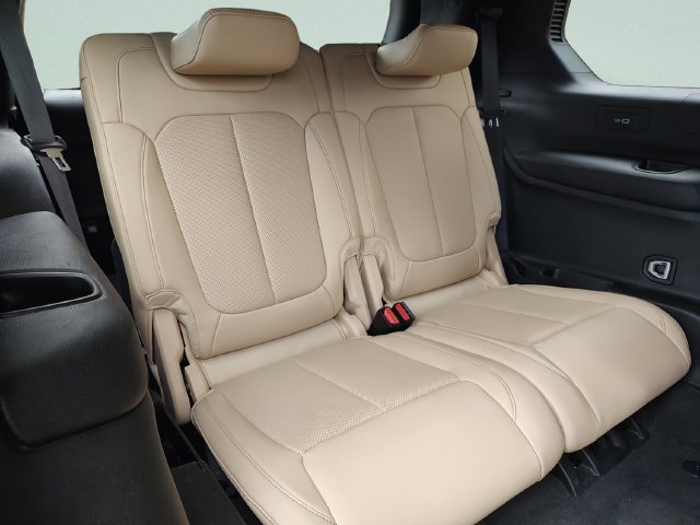 Used 2023 Jeep Grand Cherokee L Limited w/ Luxury Tech Group II AWD/4WD image 30