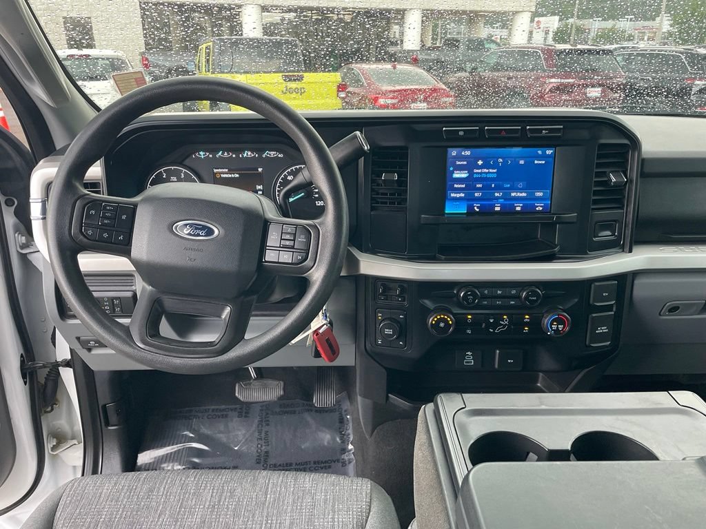Used 2024 Ford F350 XLT AWD/4WD image 4