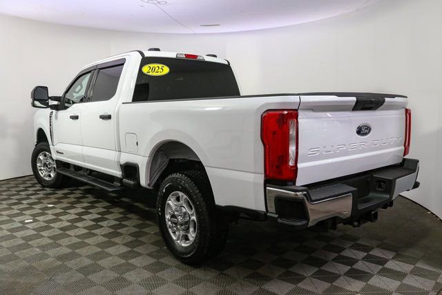 Used 2025 Ford F350 XLT image 9