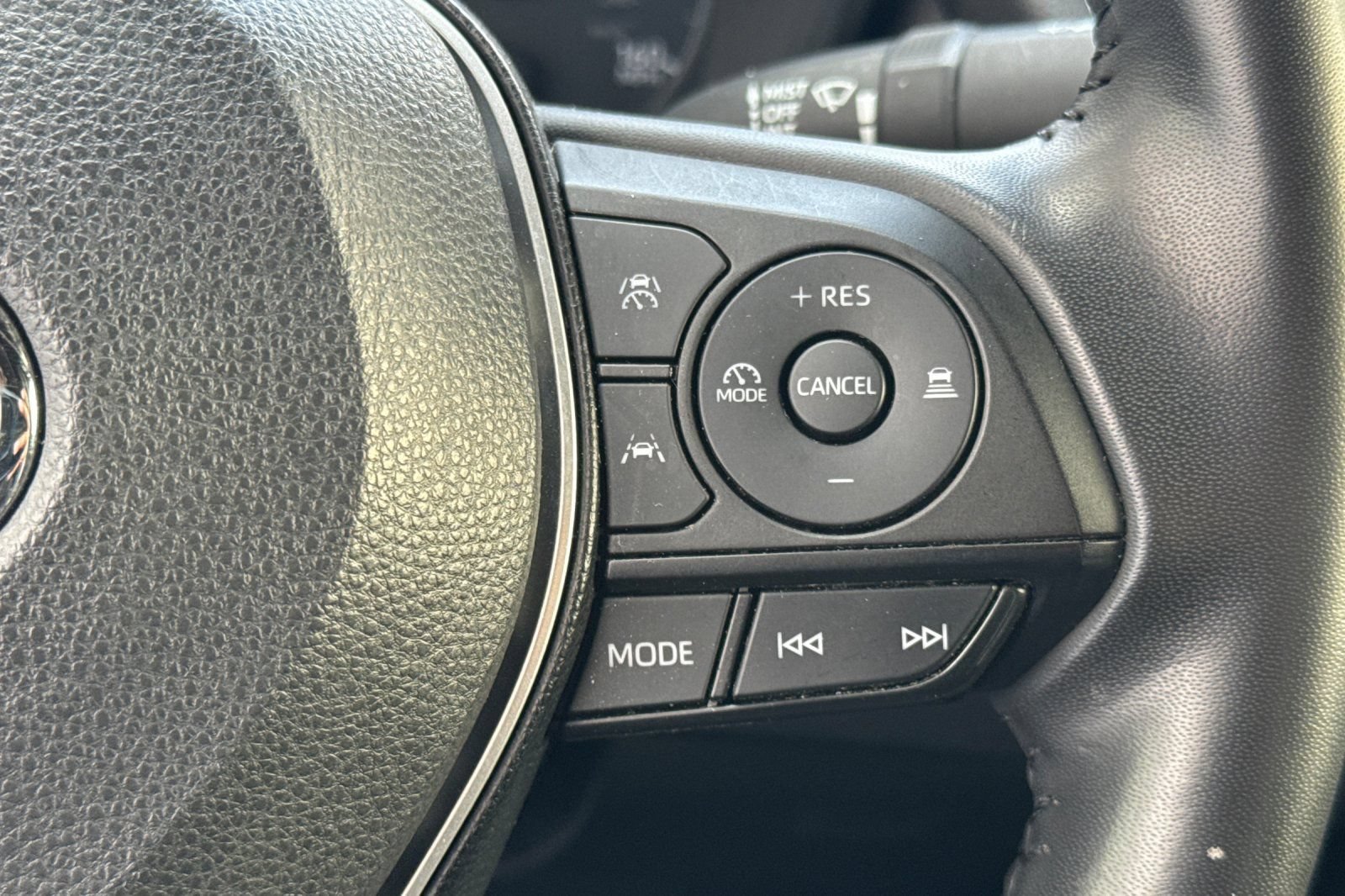 Certified 2024 Toyota Corolla SE w/ SE Premium Package FWD image 31