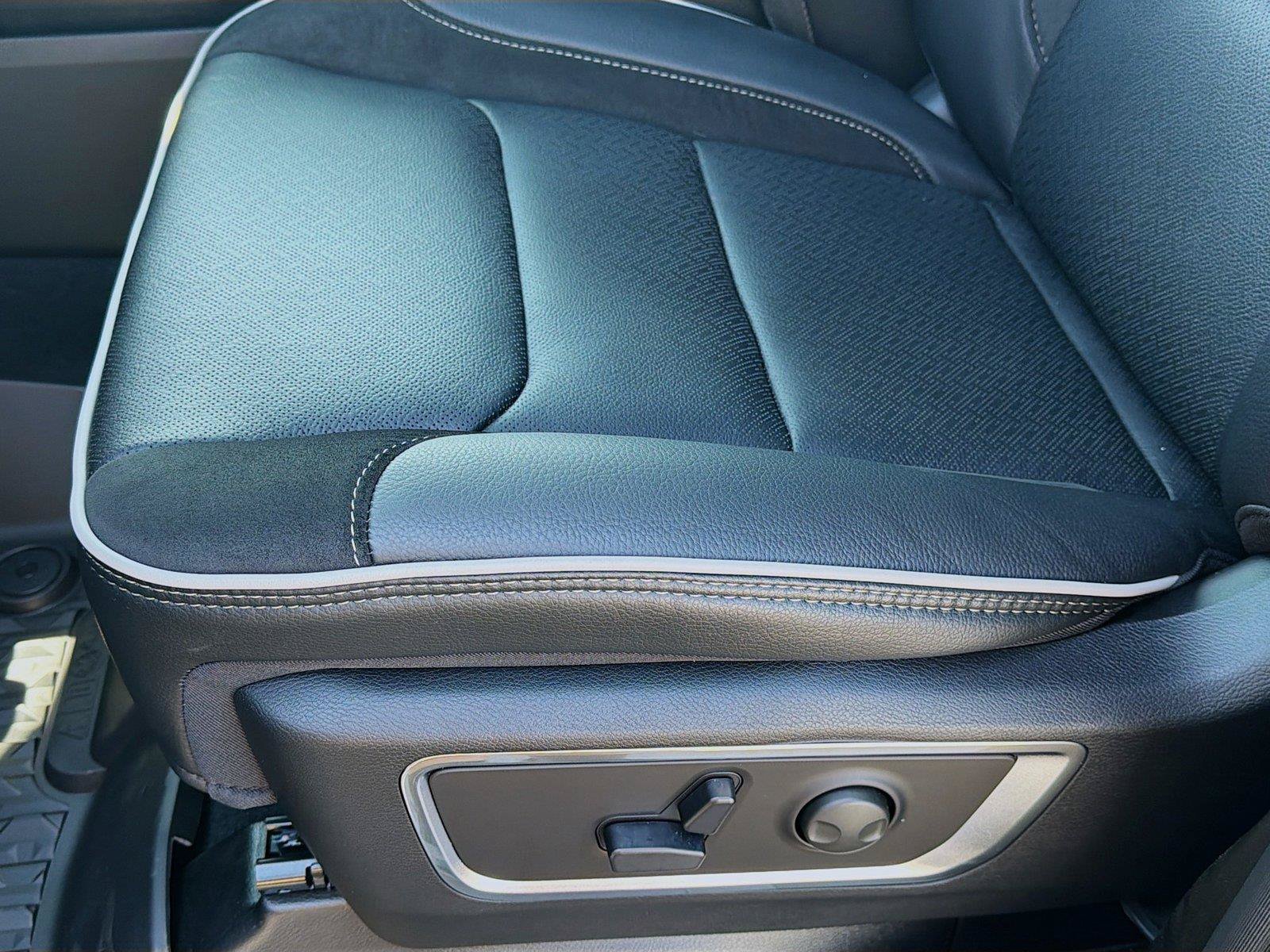 New 2026 RAM 1500 Laramie AWD/4WD image 15