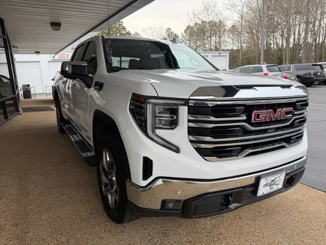 Used 2022 GMC Sierra 1500 SLT w/ SLT Premium Plus Package AWD/4WD image 3