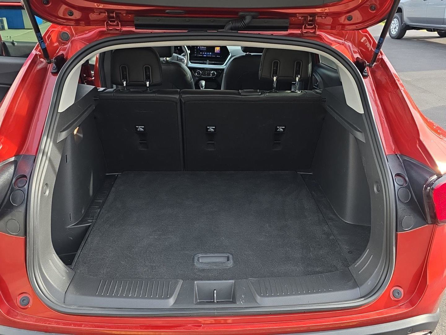 Used 2024 Chevrolet Trax LT w/ Driver Confidence Package image 22