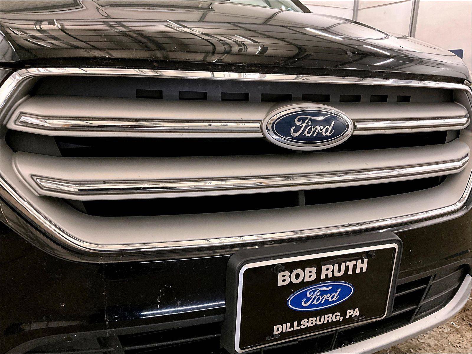 Used 2018 Ford Escape SE w/ SE Sync 3 Package AWD/4WD image 30