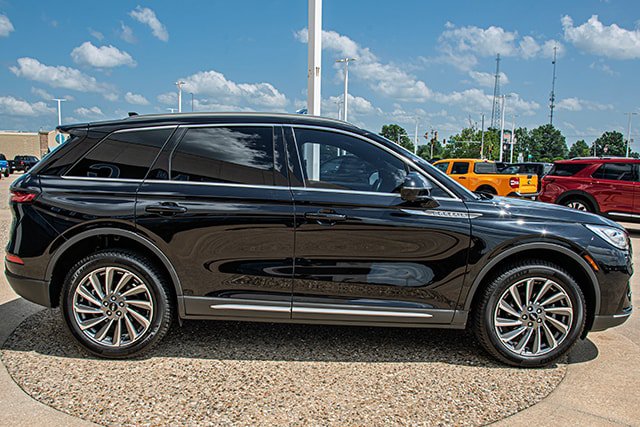 Used 2023 Lincoln Corsair Reserve w/ Equipment Group 201A AWD/4WD image 6