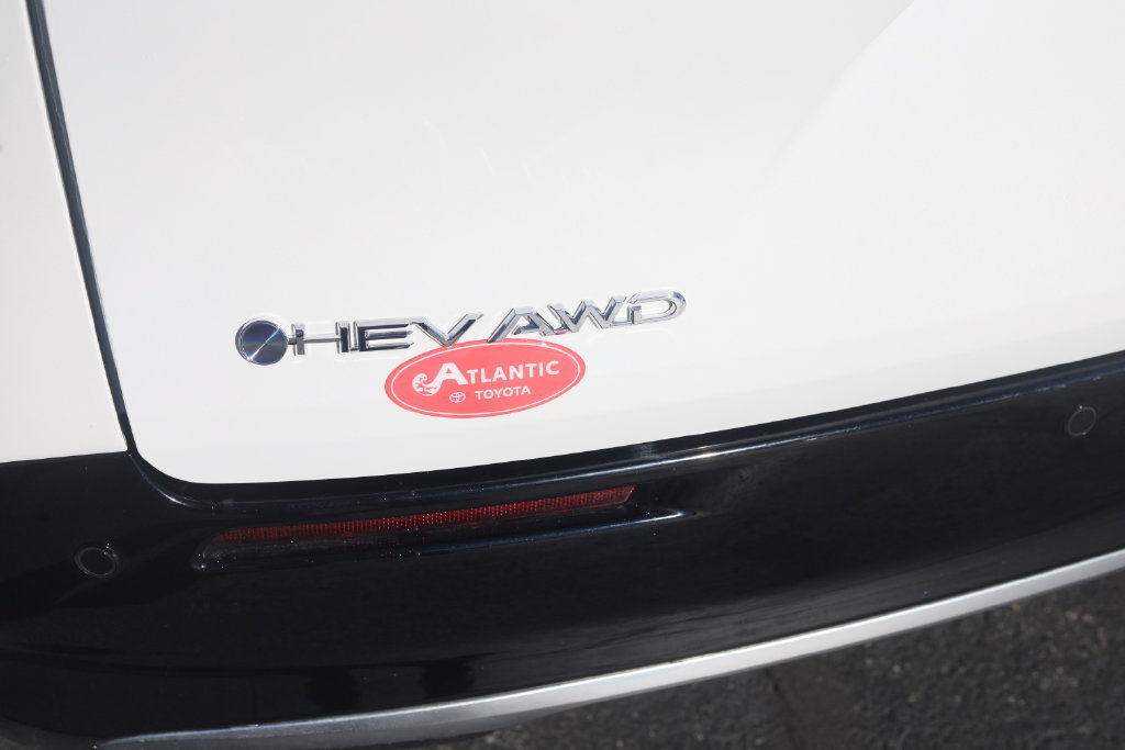 Used 2025 Toyota Sienna Platinum AWD/4WD image 39