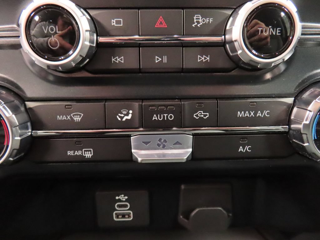 Used 2025 Ford F150 XLT w/ Equipment Group 301A Standard AWD/4WD image 57