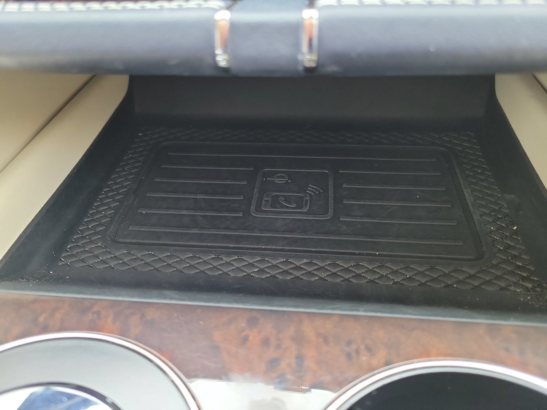 Certified 2022 Bentley Bentayga AWD/4WD image 48