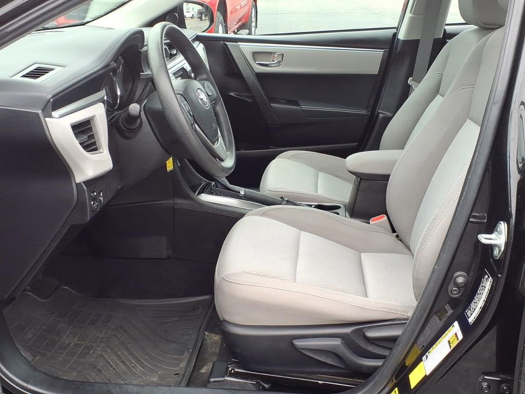 Used 2016 Toyota Corolla LE image 19