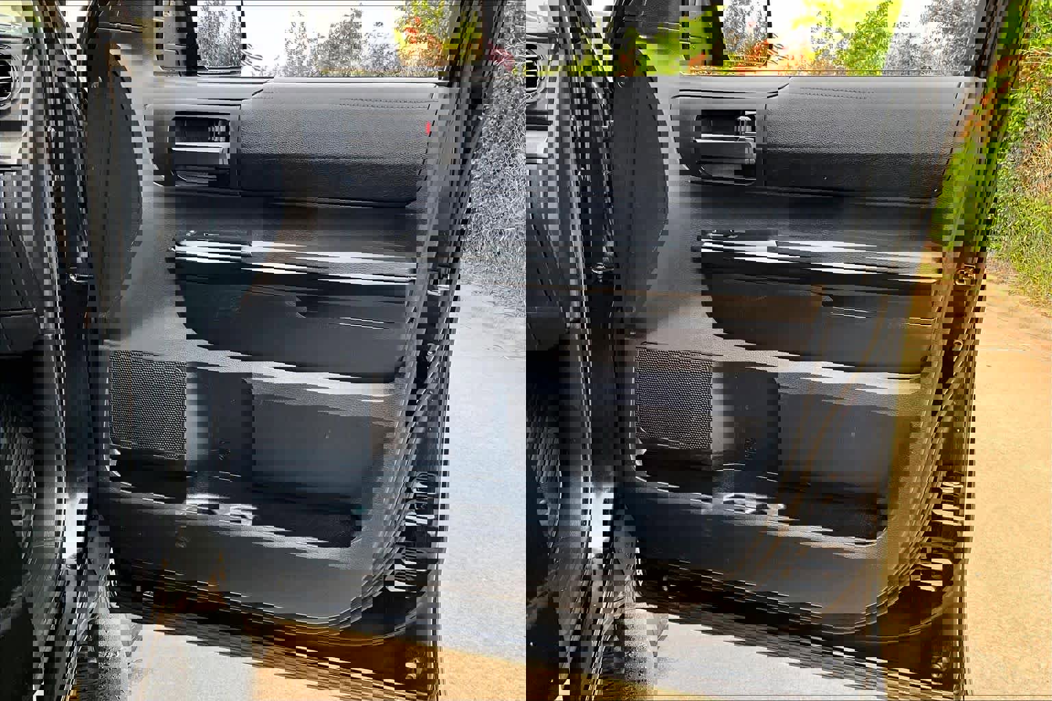 Used 2019 Toyota Tundra SR5 w/ SR5 Upgrade Package AWD/4WD image 25