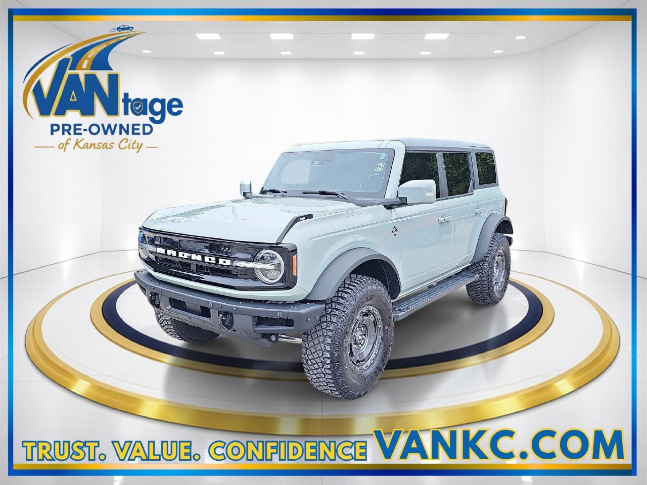 Used 2024 Ford Bronco Outer Banks AWD/4WD image 1