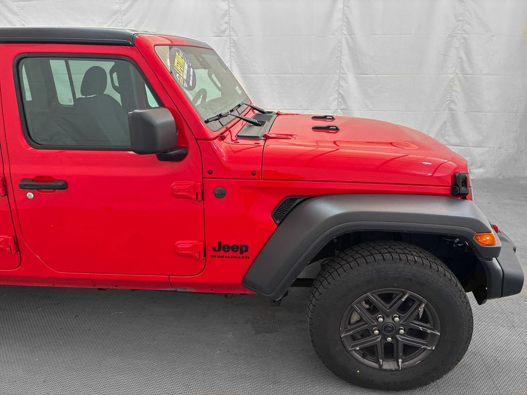 Used 2025 Jeep Wrangler Unlimited Sport AWD/4WD image 9