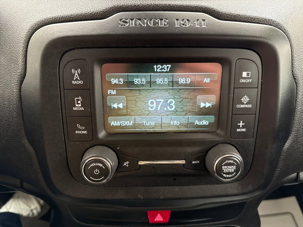 Used 2016 Jeep Renegade Latitude w/ Safety & Security Group image 28