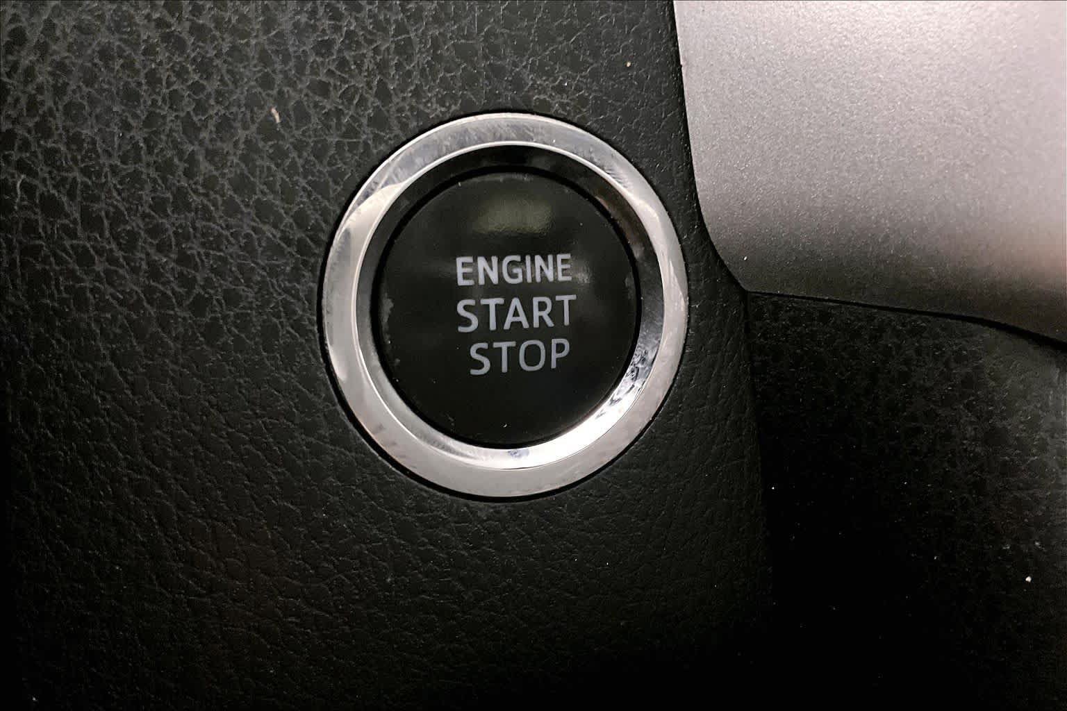 Used 2019 Toyota Highlander XLE AWD/4WD image 32