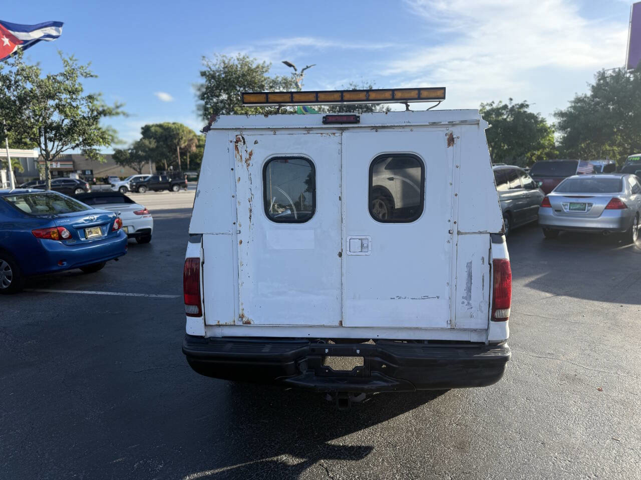 Used 2001 Ford F350 XL image 5