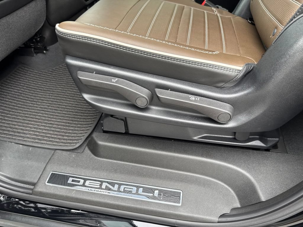 Used 2025 GMC Yukon XL Denali Ultimate AWD/4WD image 49