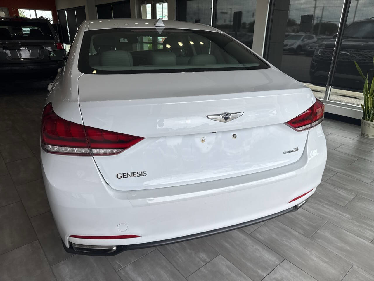 Used 2015 Hyundai Genesis 3.8 AWD/4WD image 13