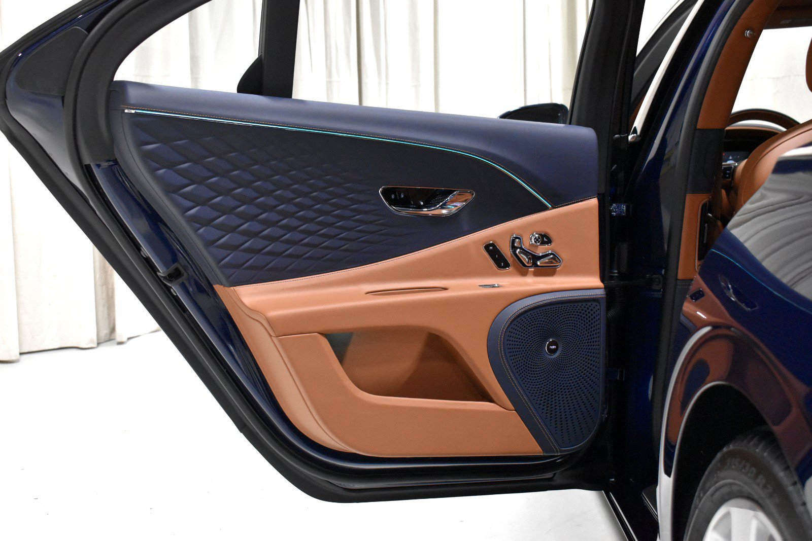 New 2027 Bentley Flying Spur AWD/4WD image 40
