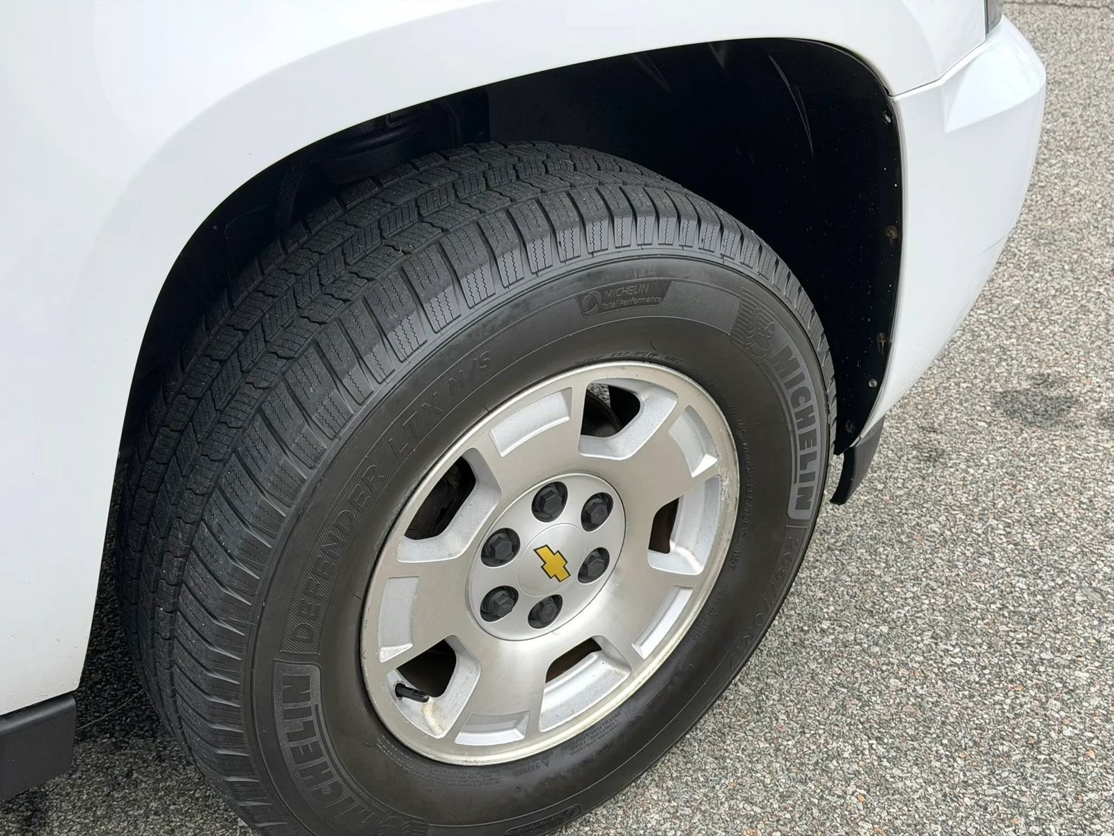 Used 2012 Chevrolet Suburban LT w/ Luxury Package AWD/4WD image 13