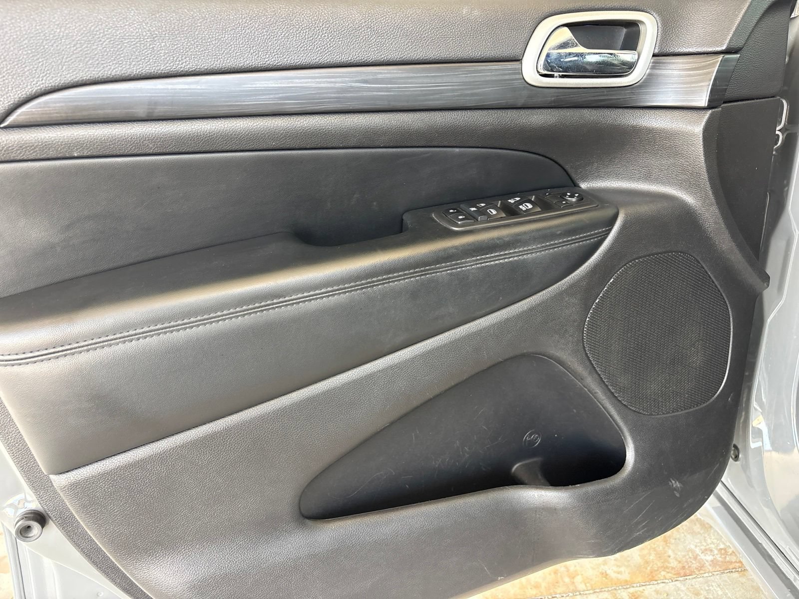 Used 2021 Jeep Grand Cherokee Laredo X RWD image 10