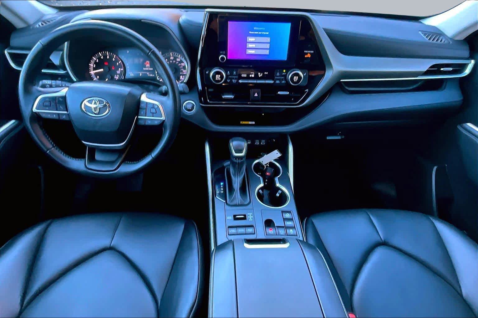 Used 2023 Toyota Highlander XLE AWD/4WD image 15