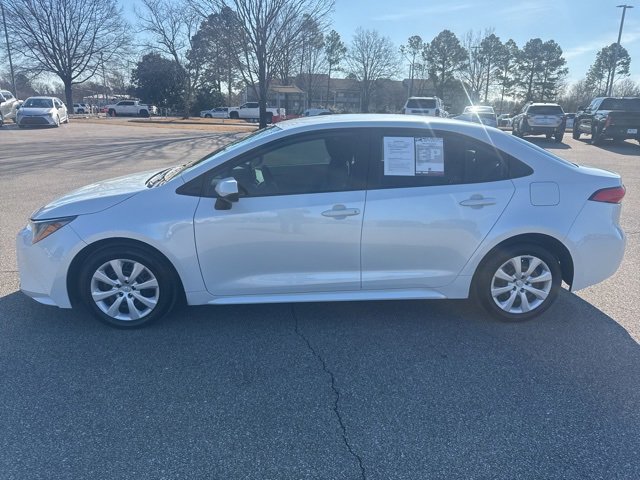 Used 2023 Toyota Corolla LE image 2