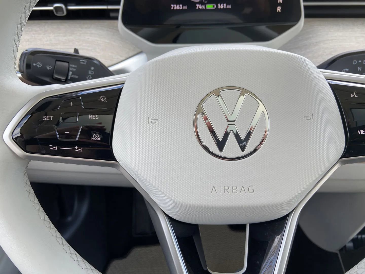 Used 2025 Volkswagen ID. Buzz 1st Edition image 16