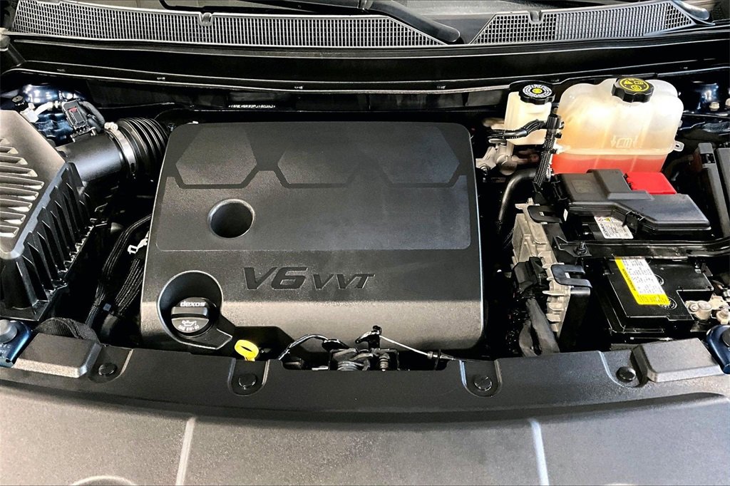 Used 2023 Chevrolet Traverse LT image 9