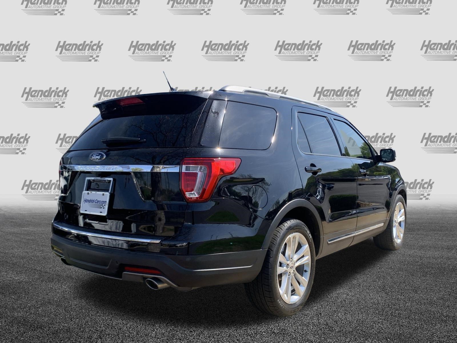 Used 2018 Ford Explorer XLT w/ Equipment Group 202A image 10