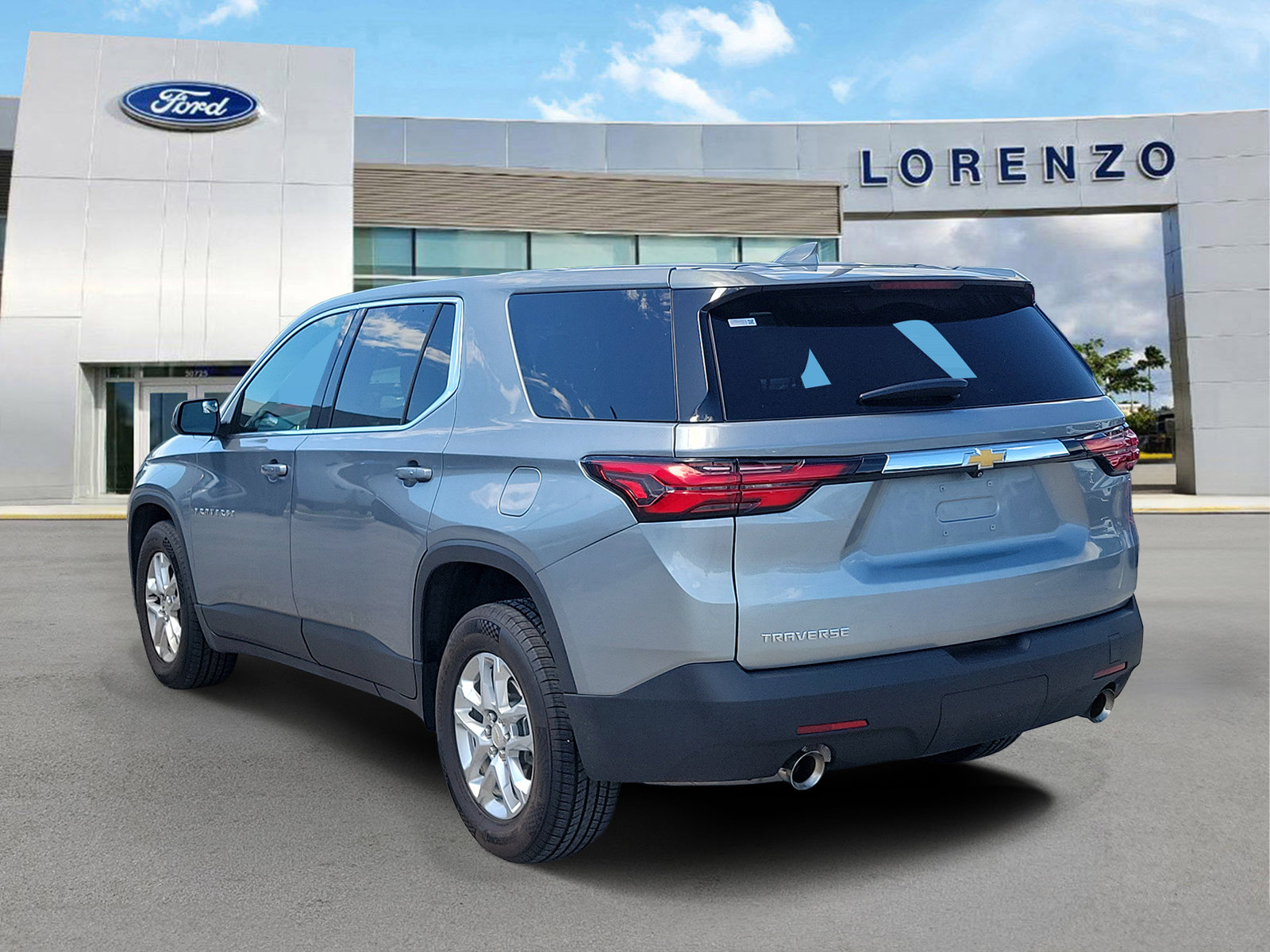 Used 2023 Chevrolet Traverse LS FWD image 7