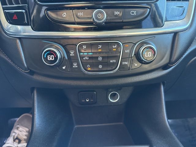 Used 2019 Chevrolet Traverse LT image 16