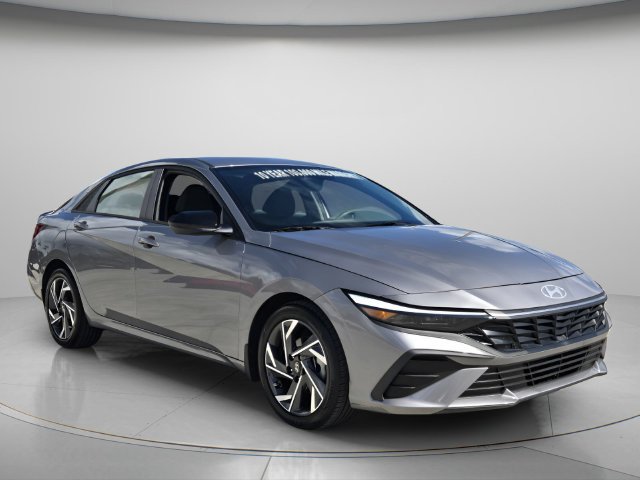 Used 2025 Hyundai Elantra Sport FWD image 8