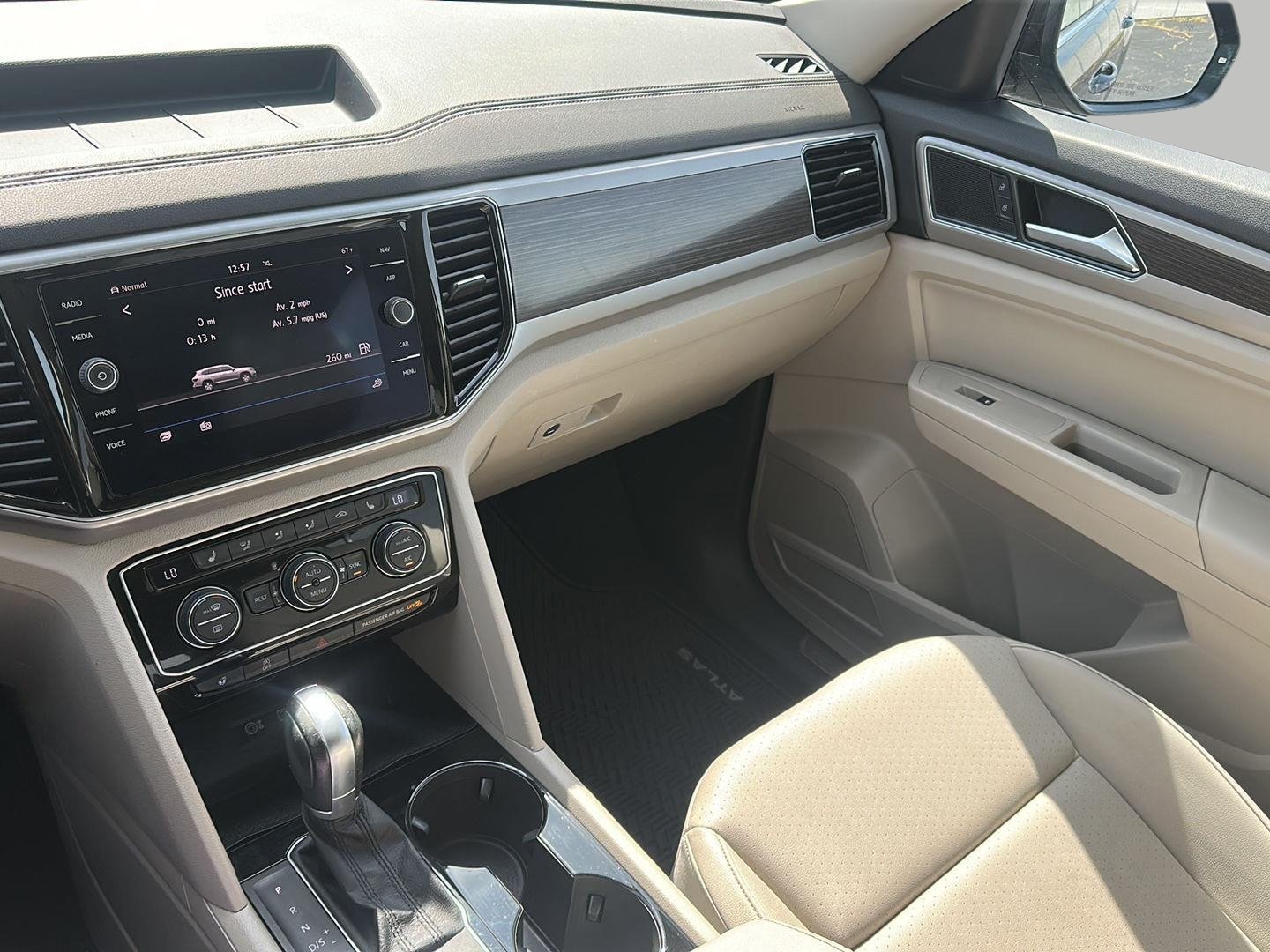 Used 2019 Volkswagen Atlas SEL AWD/4WD image 16