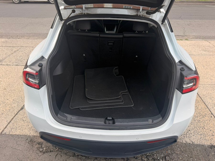 Used 2021 Tesla Model Y 2WD image 13