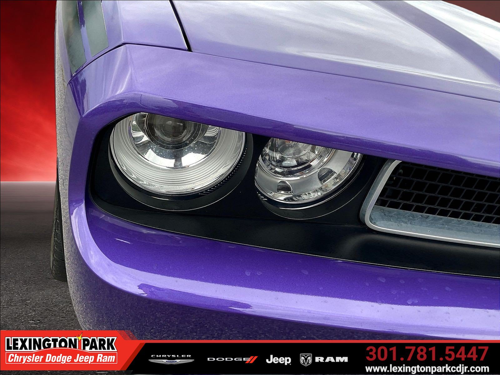 Used 2014 Dodge Challenger R/T RWD image 31