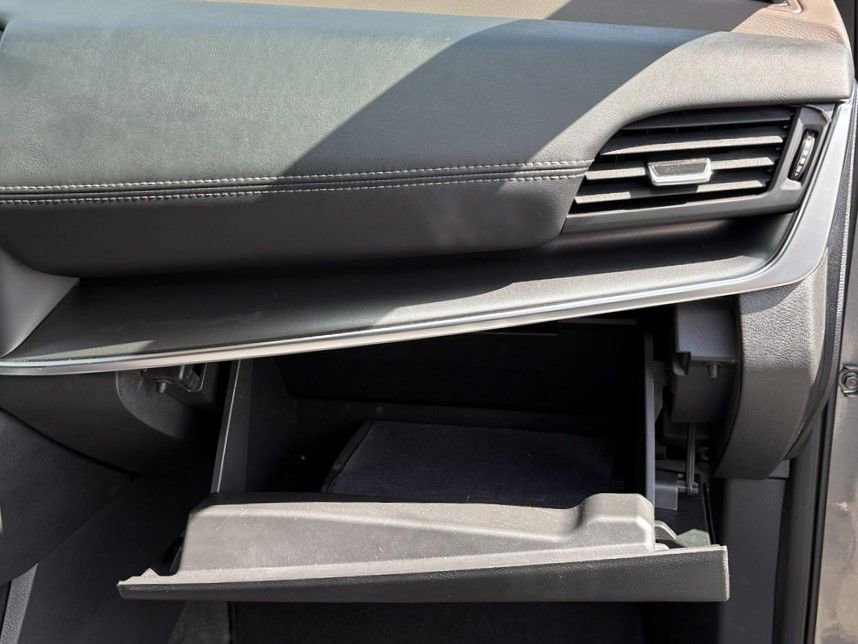 Certified 2023 Nissan Rogue SV image 33