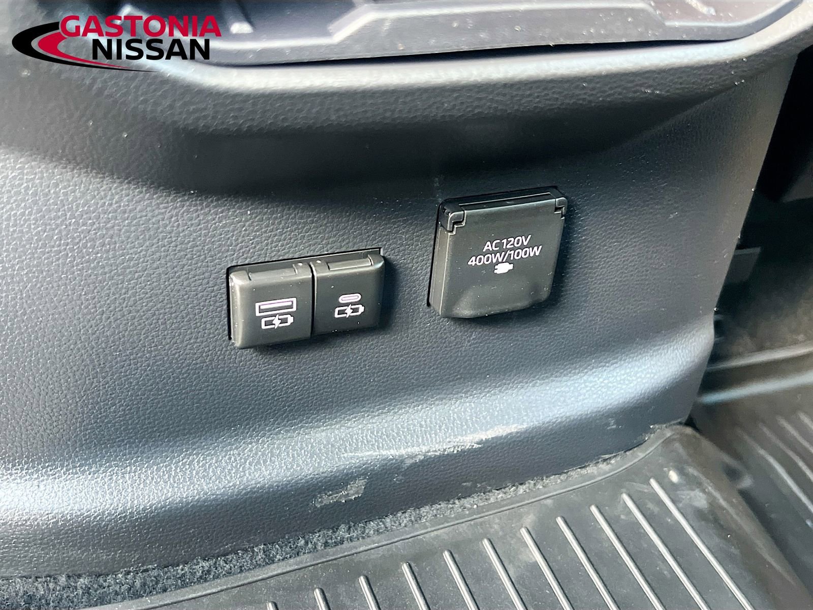 Used 2024 Toyota Tundra Limited w/ Power Package image 34